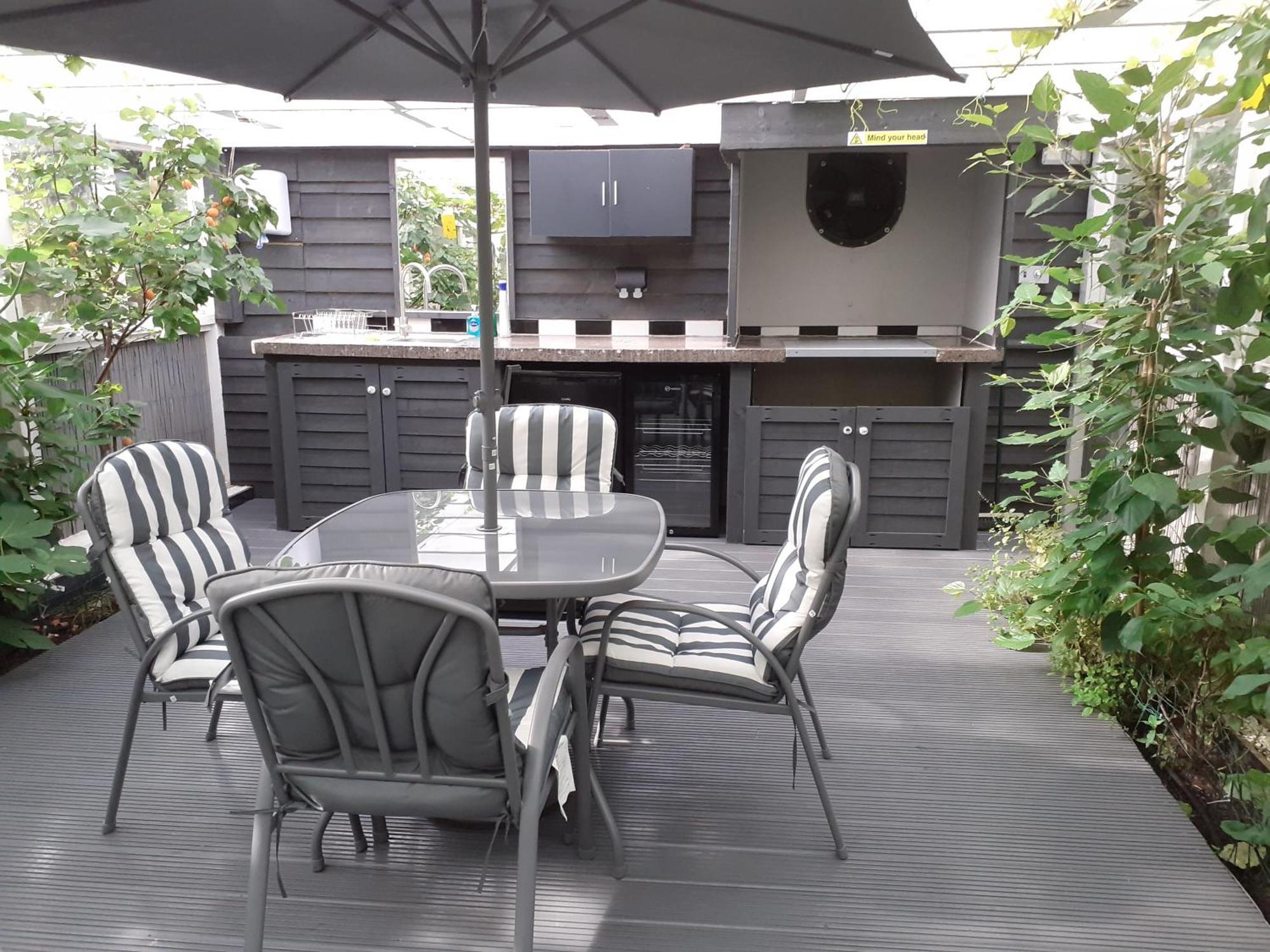 Apartamento The Treehouse By Airlie Nairn Exterior foto